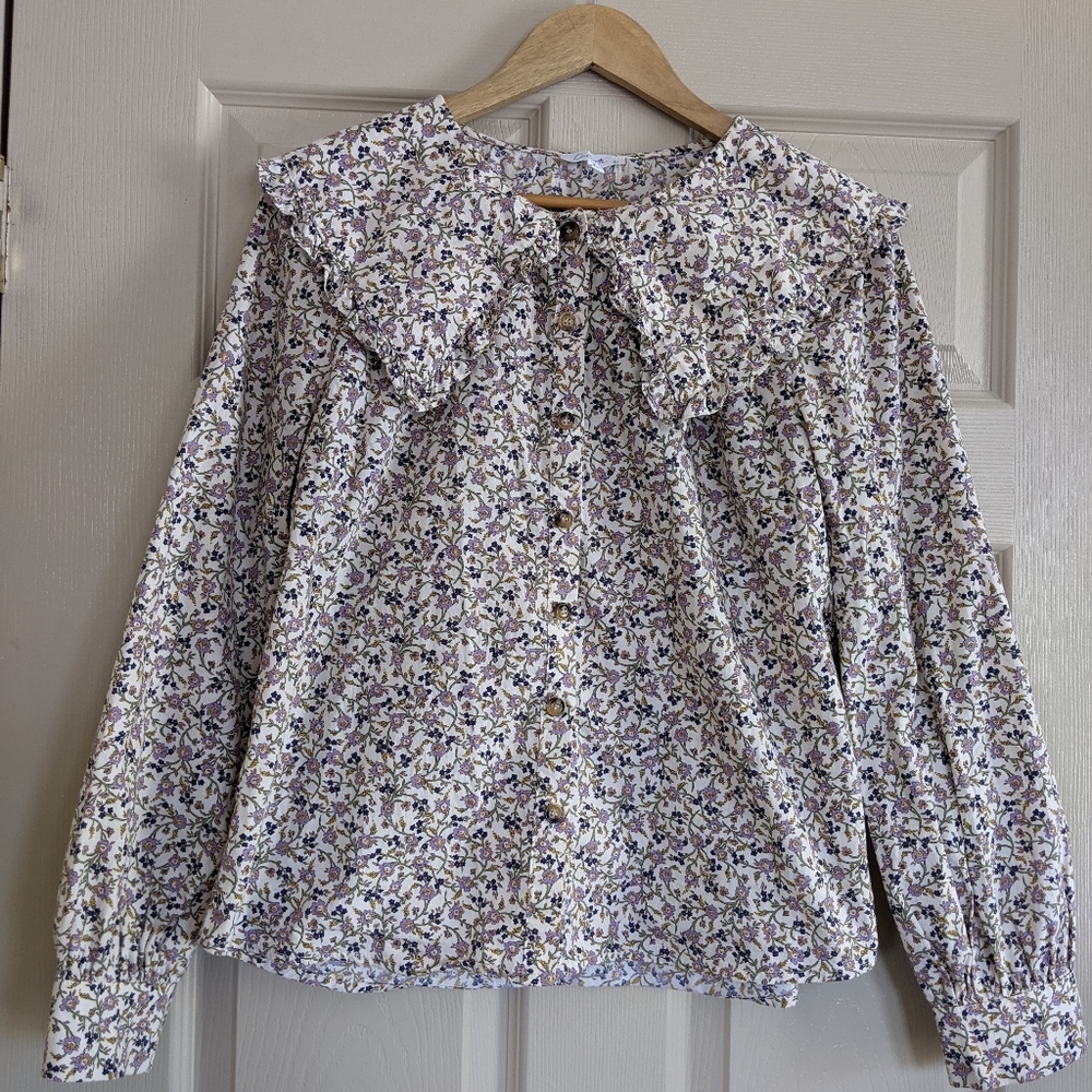 Floral Button-Up Top w/ Peter Pan Collar